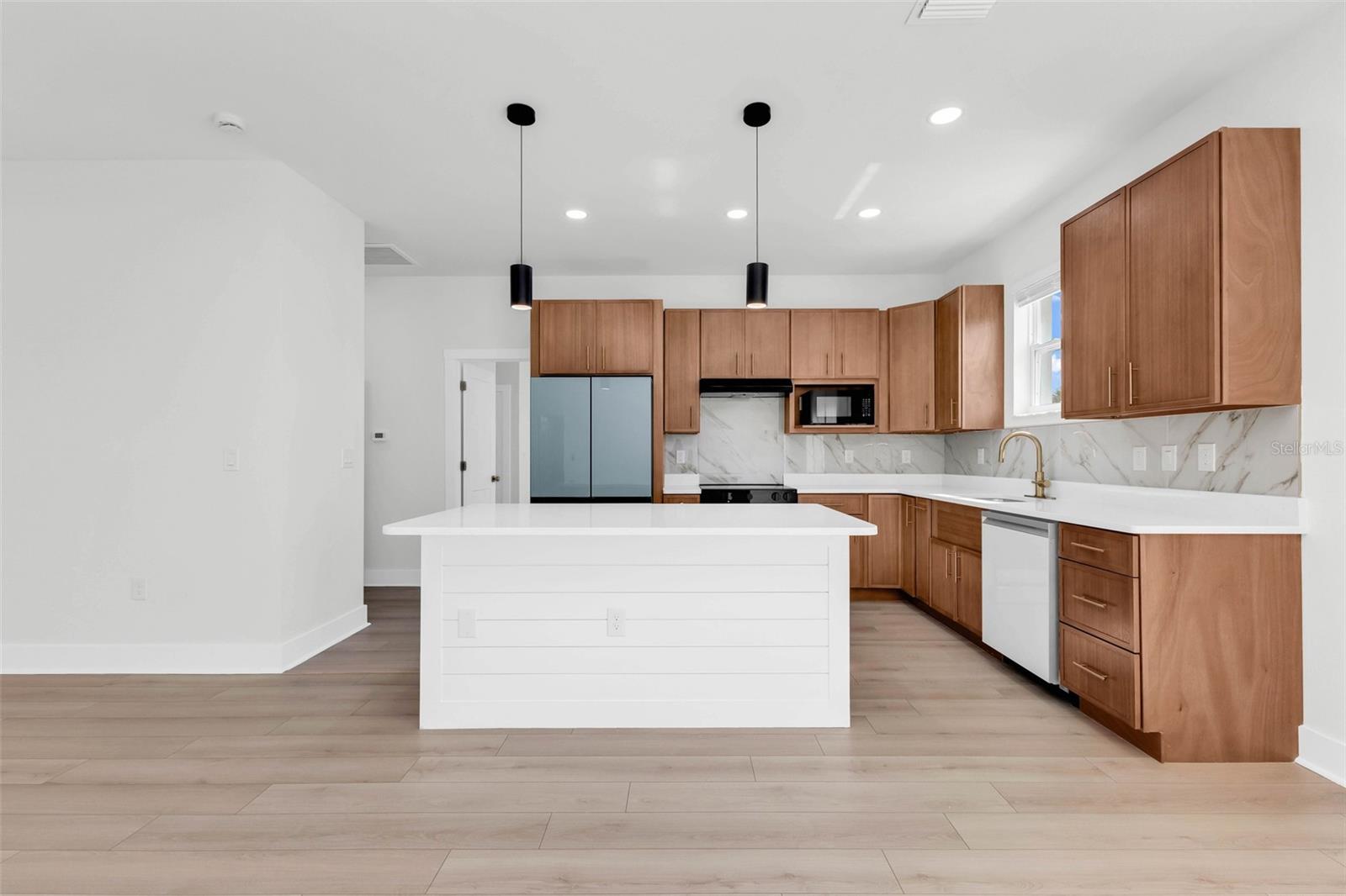 ROTONDA SANDS - Residential