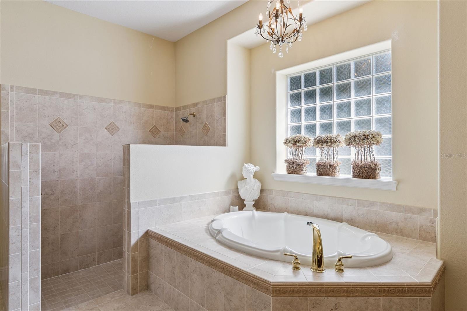 LAKE COVE POINTE 46/58 - Residential