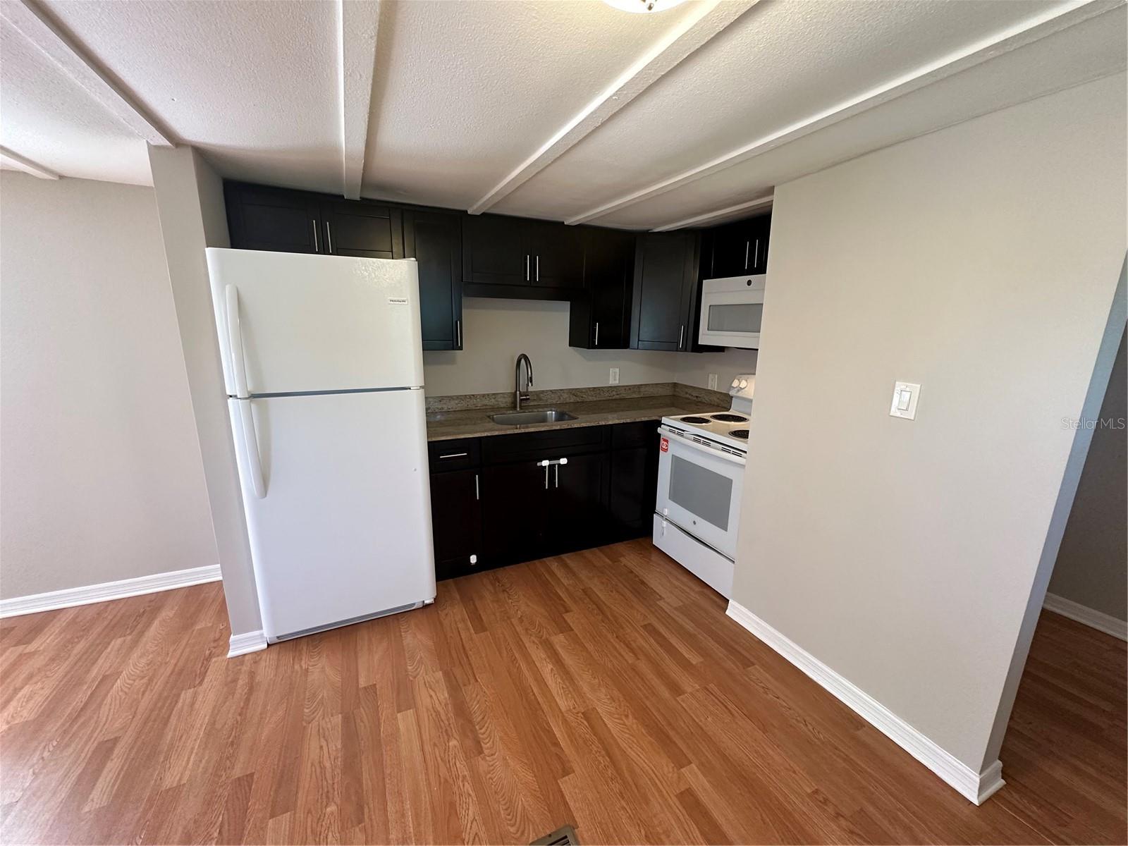 BREEZEWOOD ESTATE - Residential