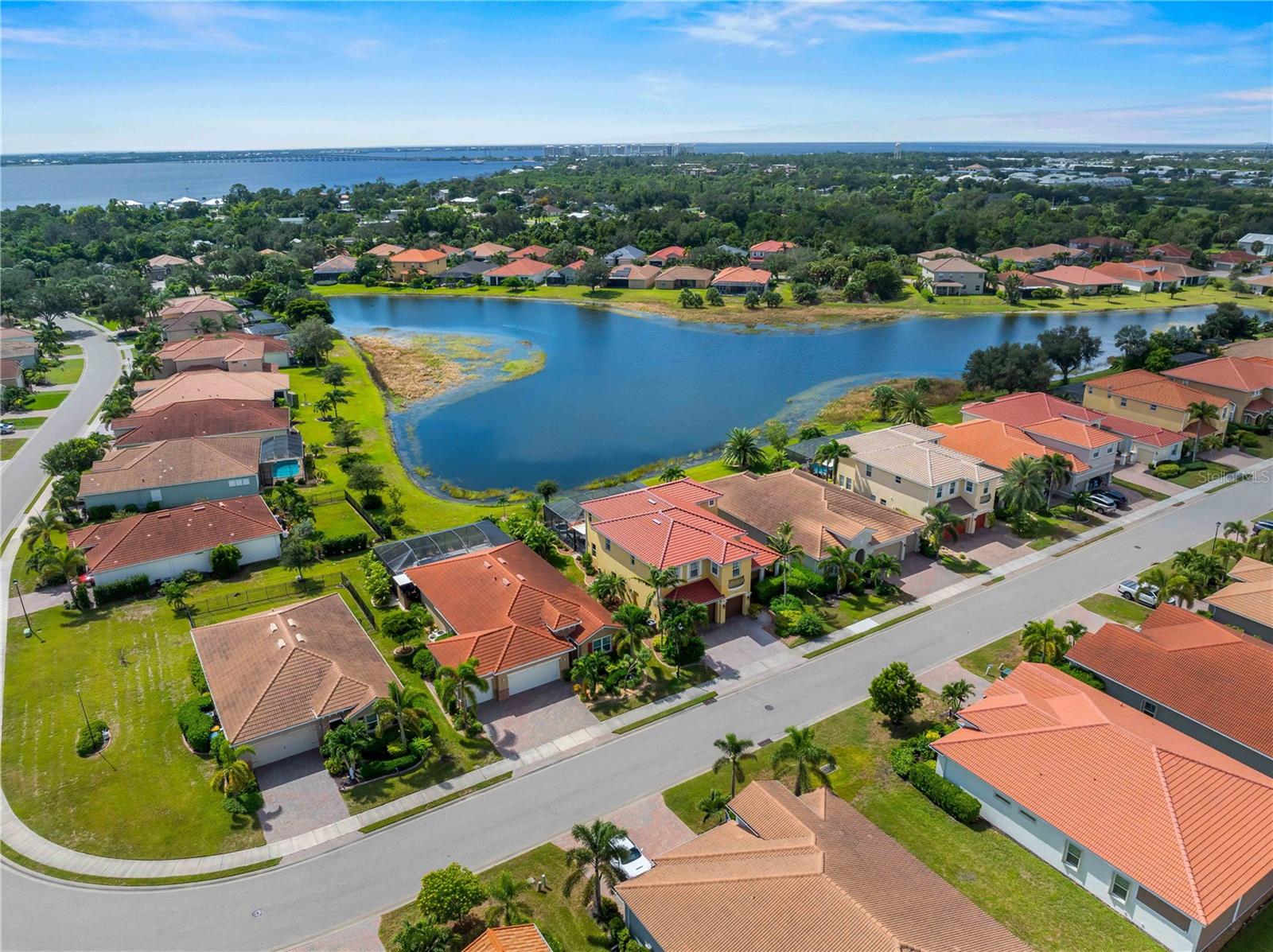 RIVER CLUB - Residential
