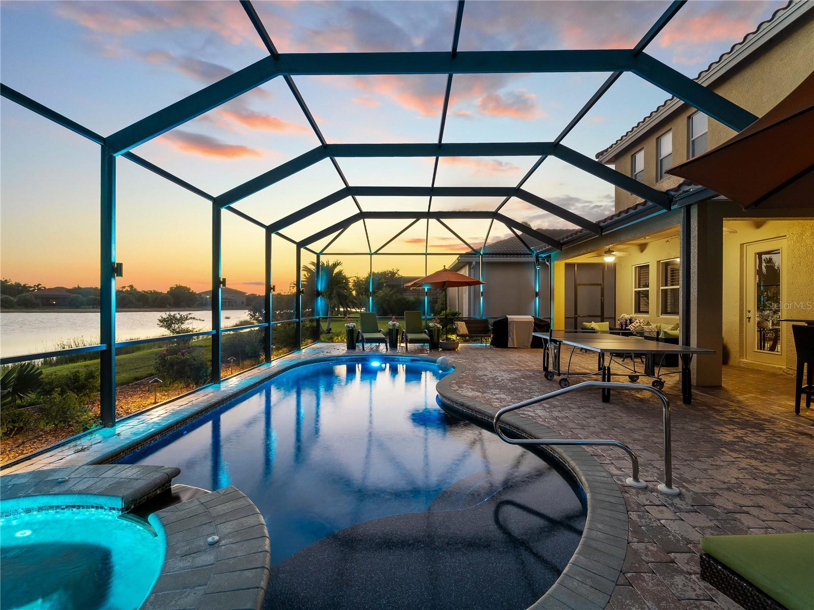 RIVER CLUB - Residential