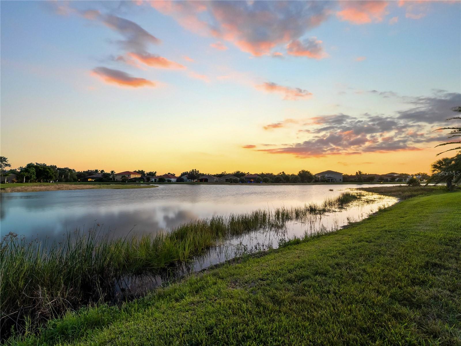 RIVER CLUB - Residential