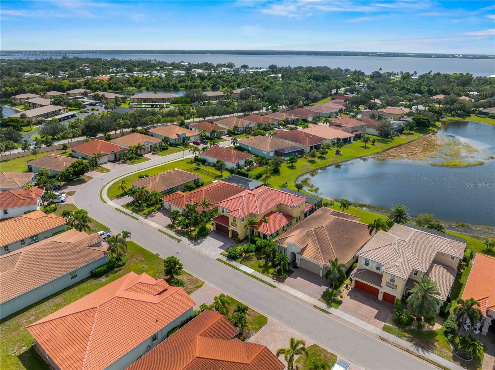 RIVER CLUB - Residential