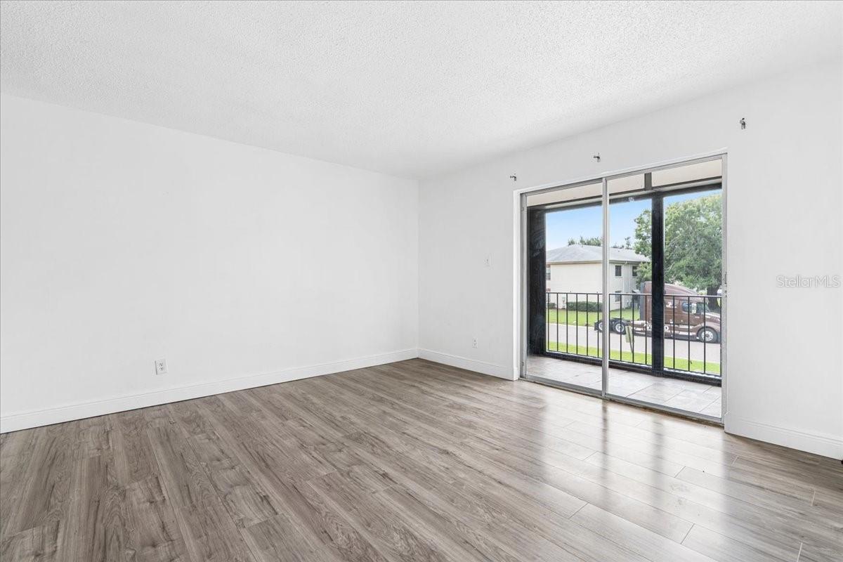 1114 85TH TERRACE N D