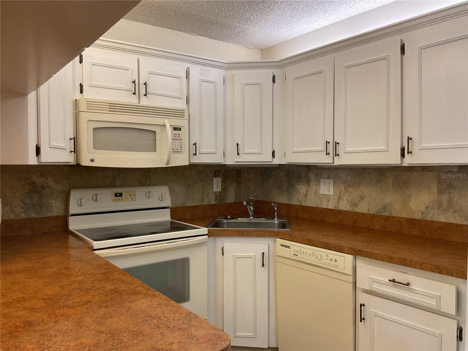 PINE RIDGE AT PALM HARBOR - Residential