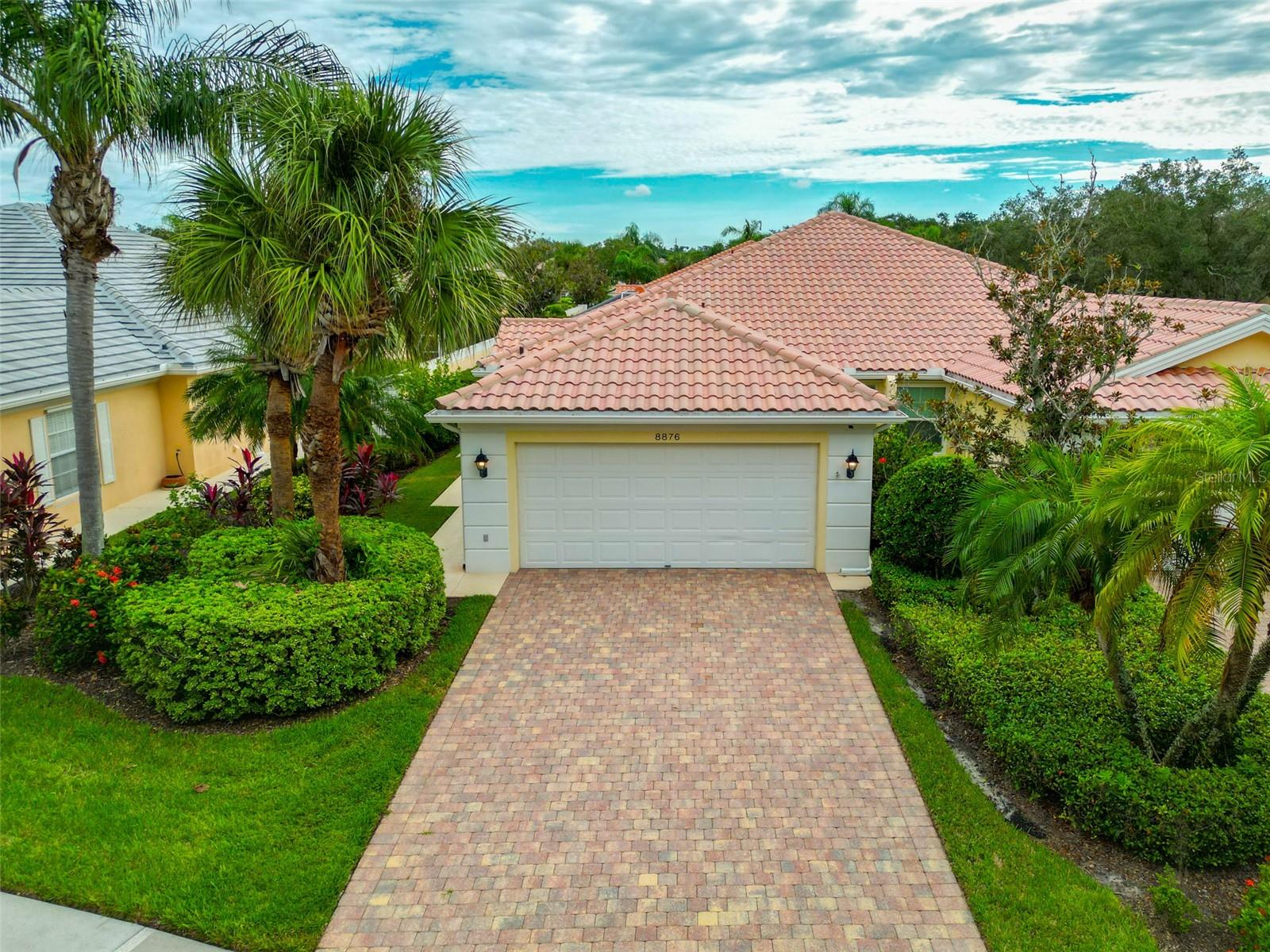 8876 ESTEPONA COURT
