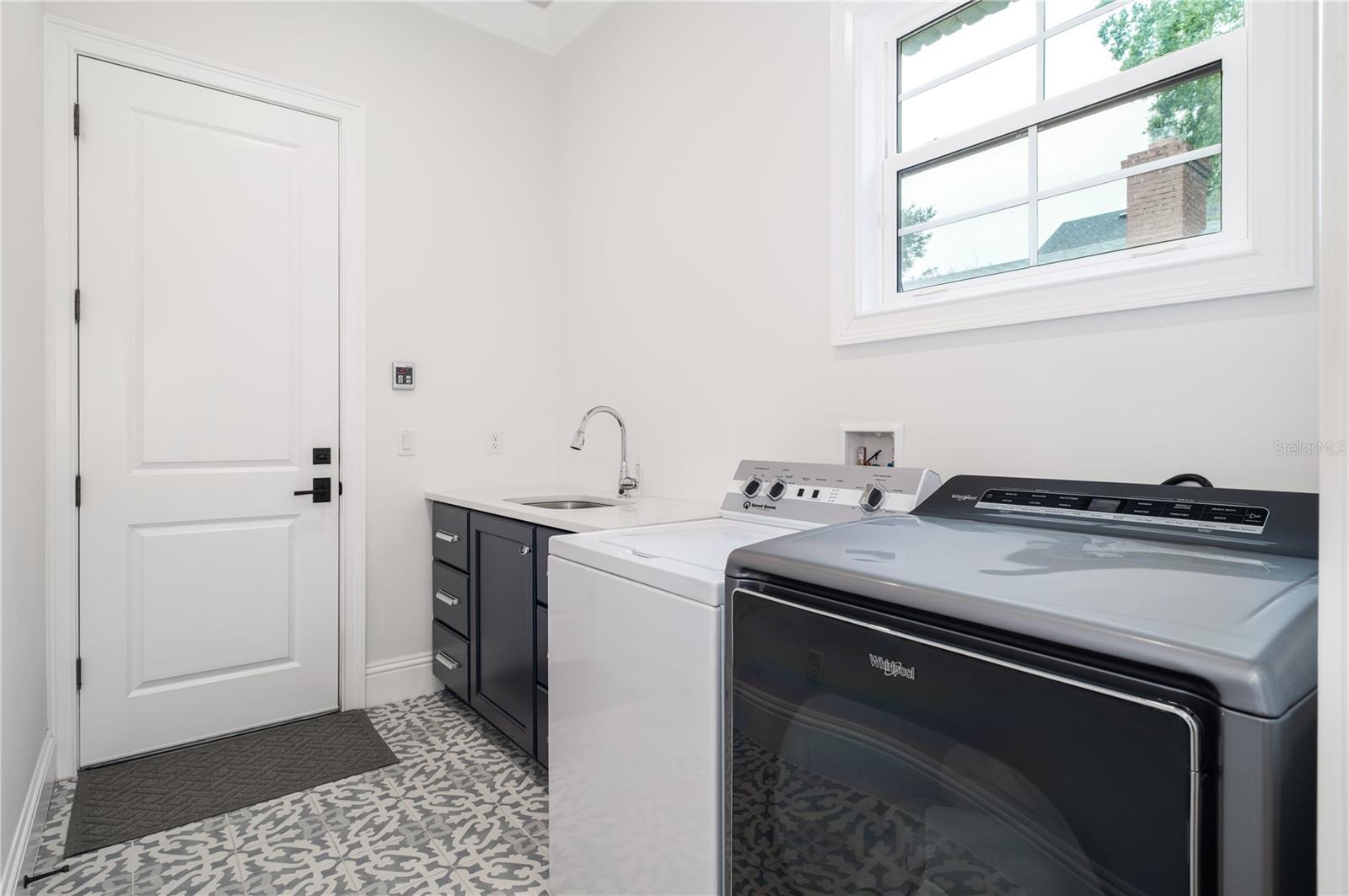 COLLEGE PARK - Residential