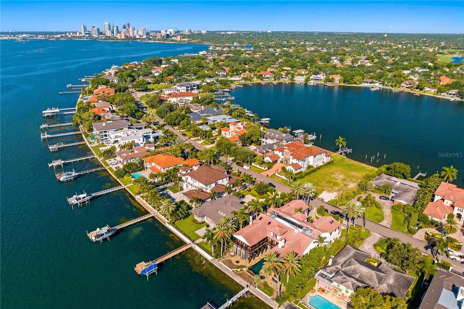 SNELL ISLE BRIGHTWATERS UNIT C BLK 1 - Residential