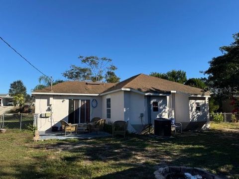 A home in LAKE WALES