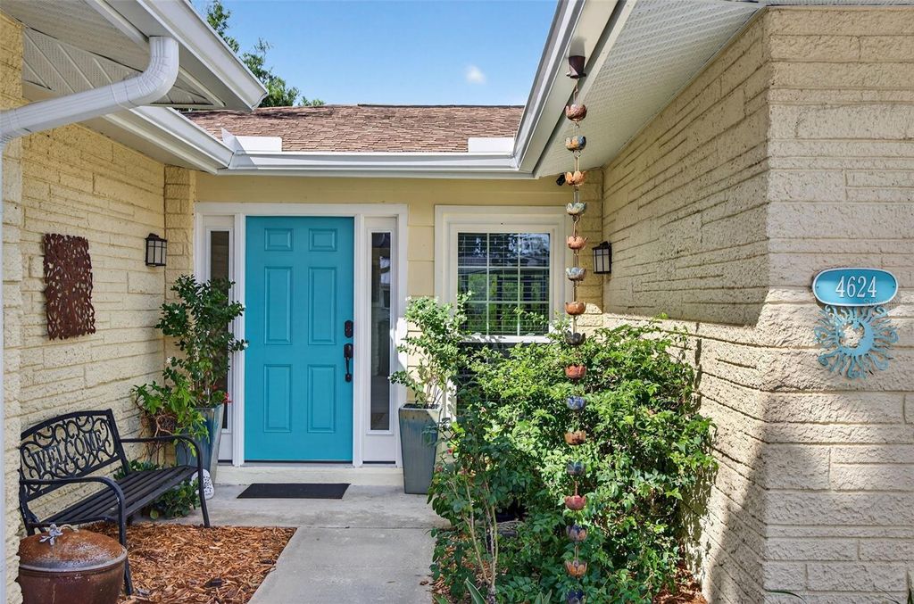 Photo of 4624 Bay Crest Drive, Tampa, FL 33615 (MLS # TB8435514)