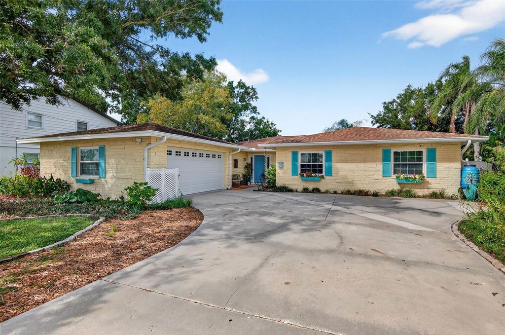 Photo of 4624 Bay Crest Drive, Tampa, FL 33615 (MLS # TB8435514)