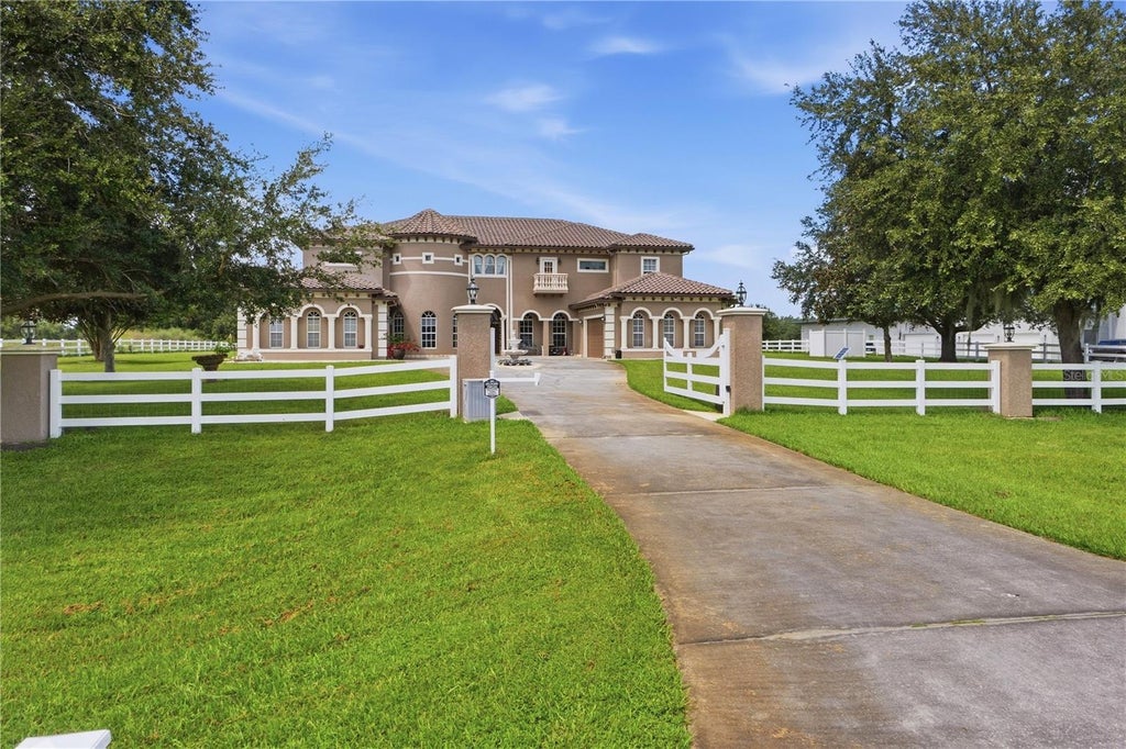 Photo of 19313 Eagle Run, Groveland, FL 34736 (MLS # O6443588)