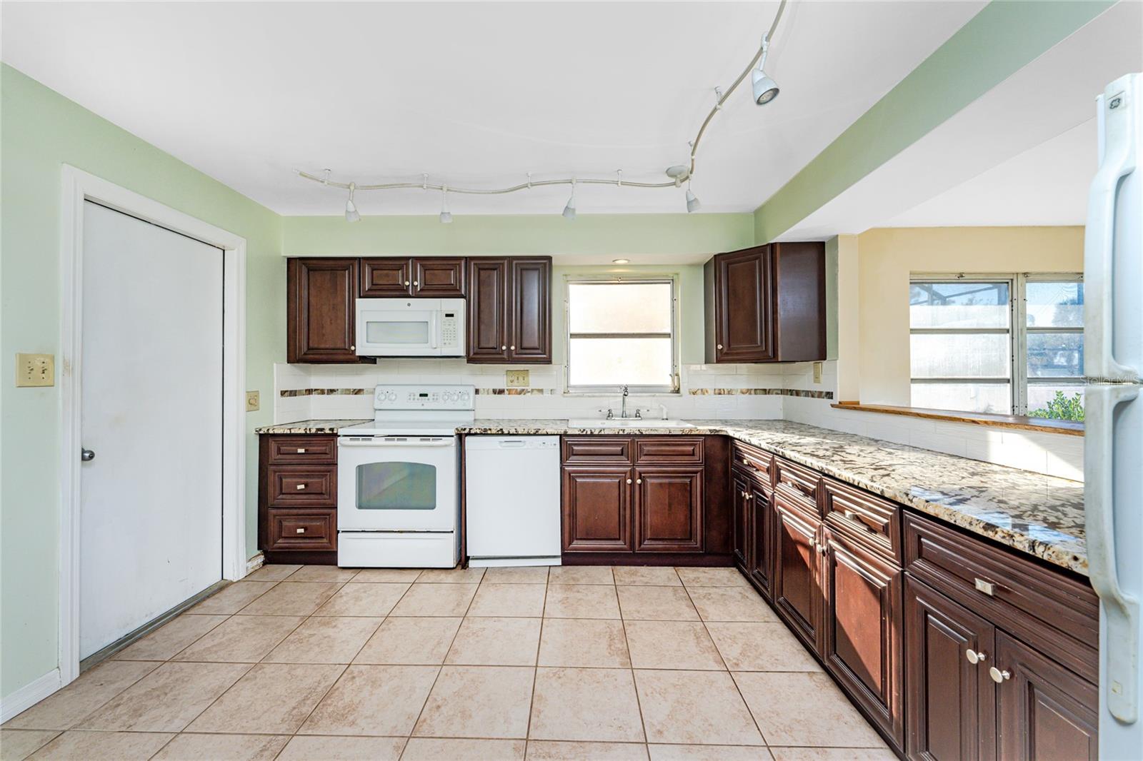 239 ANNAPOLIS LANE, ROTONDA WEST, FL, 33947 4 239 ANNAPOLIS LANE