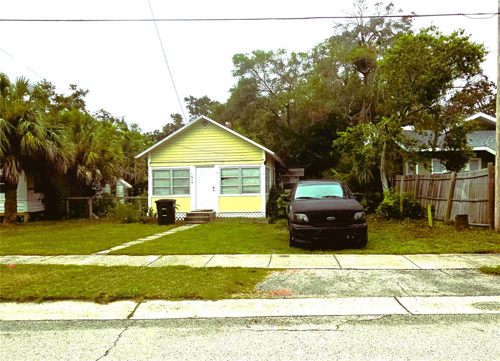 514 WOODLAWN STREET