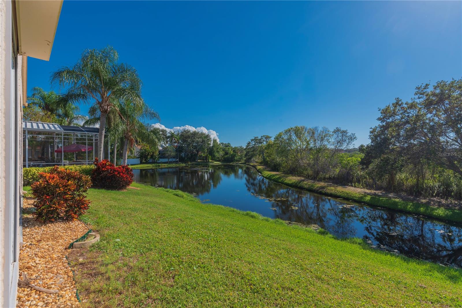 754 LIGHTHOUSE DRIVE