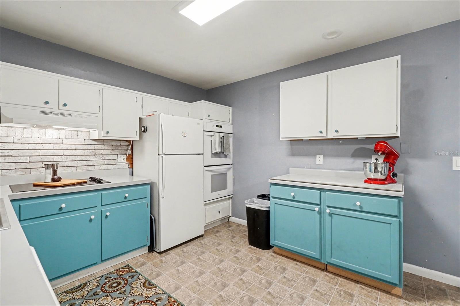 LAKE RIDGE PARK - Residential