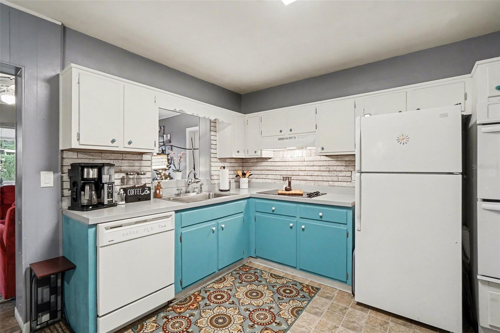 LAKE RIDGE PARK - Residential