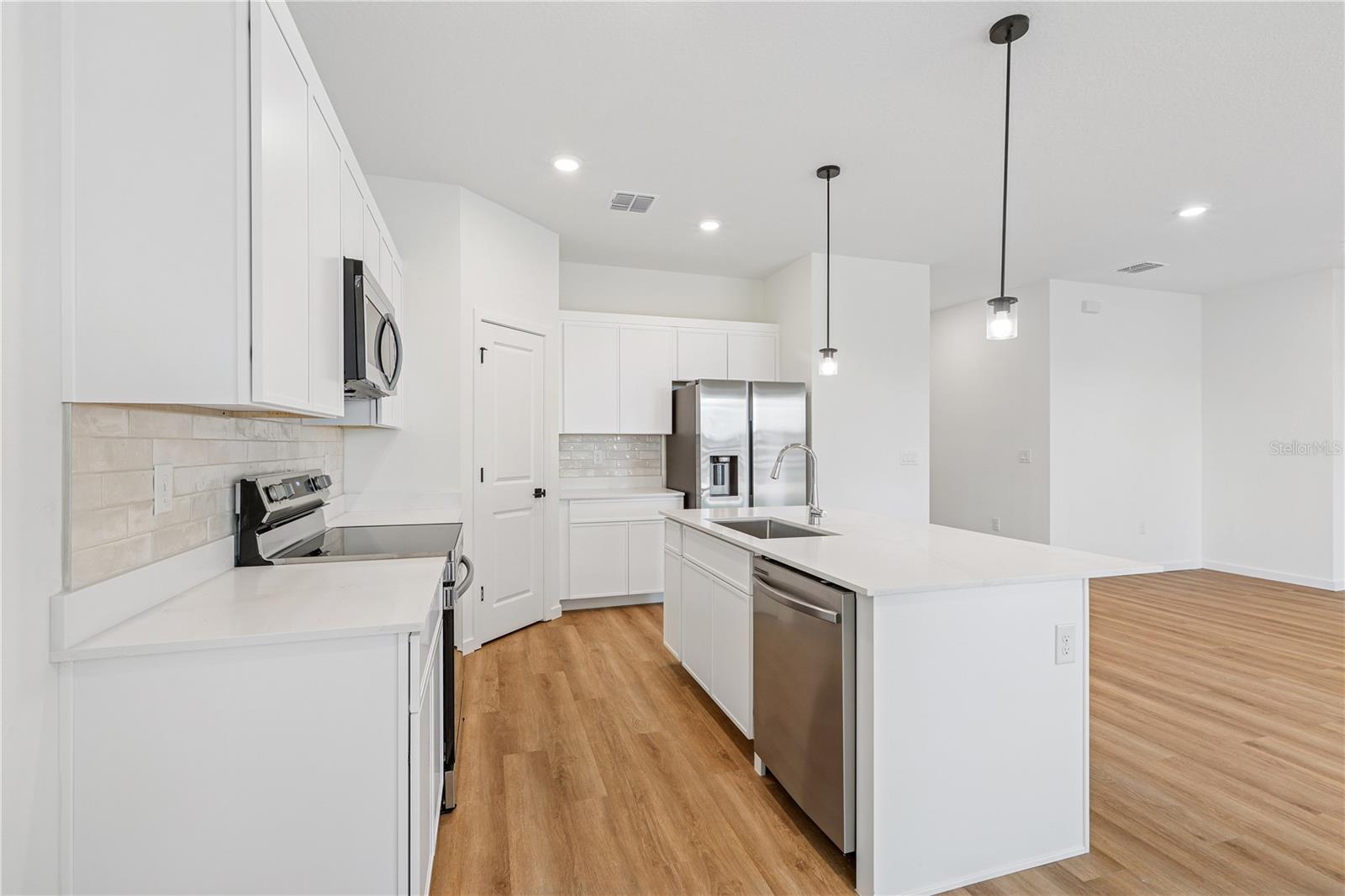 4433 NW 37TH STREET ROAD