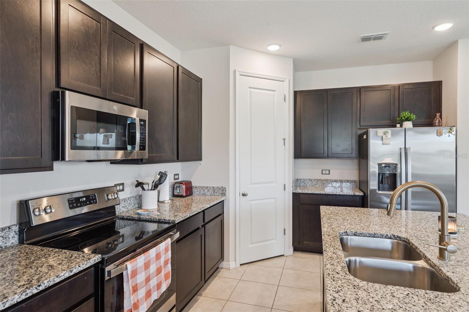 SEASONS/HERITAGE SQUARE - Residential