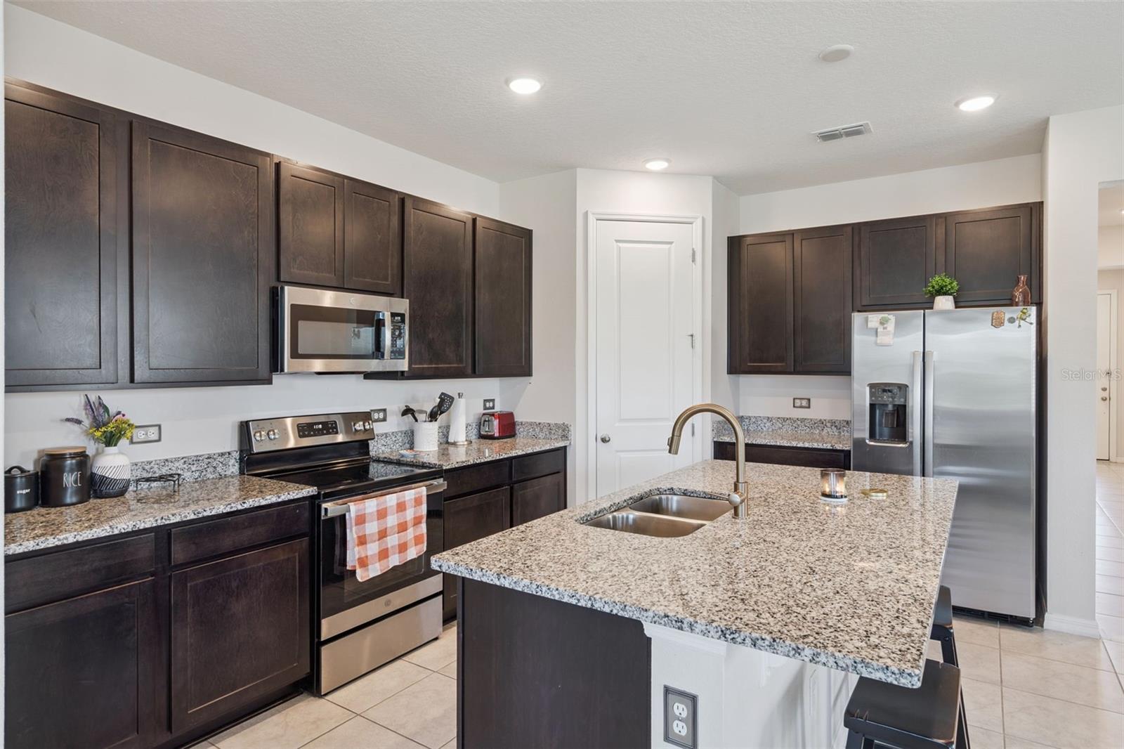 SEASONS/HERITAGE SQUARE - Residential