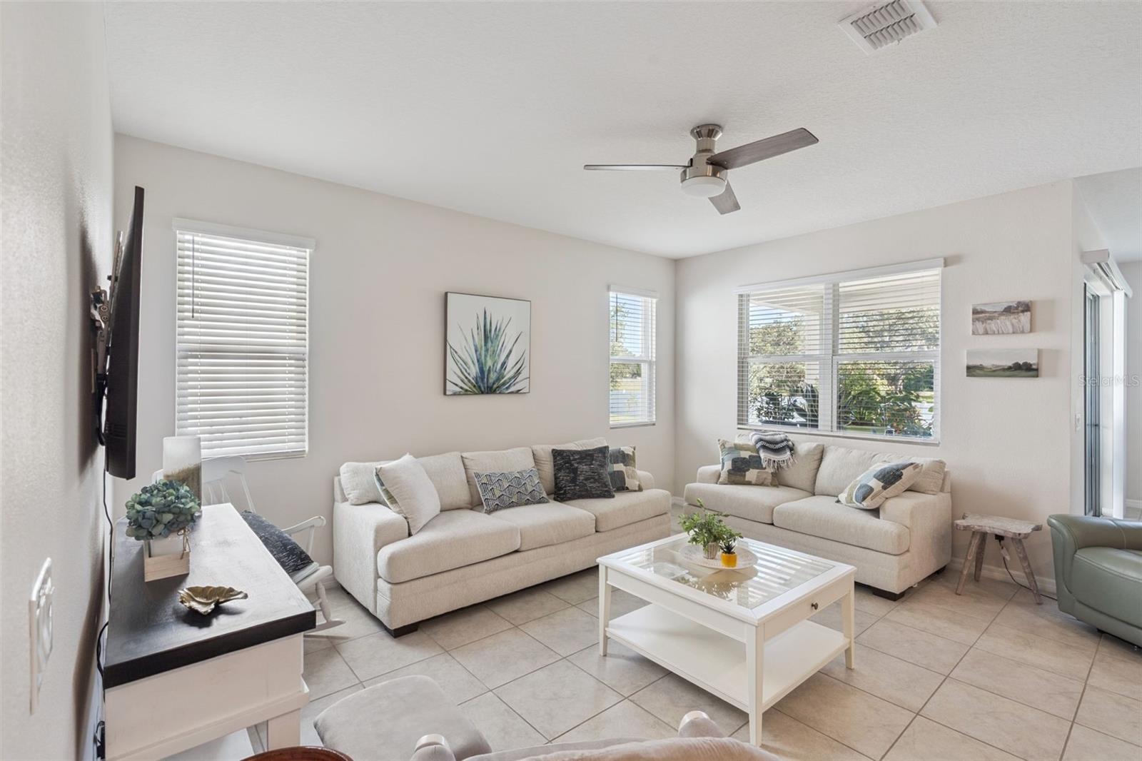 SEASONS/HERITAGE SQUARE - Residential