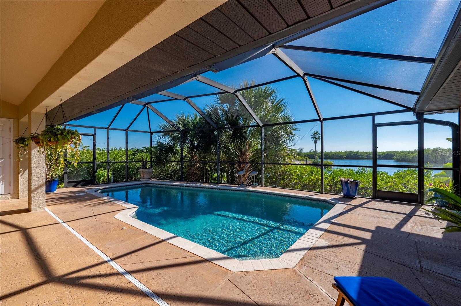 SEAMANS POINT - Residential