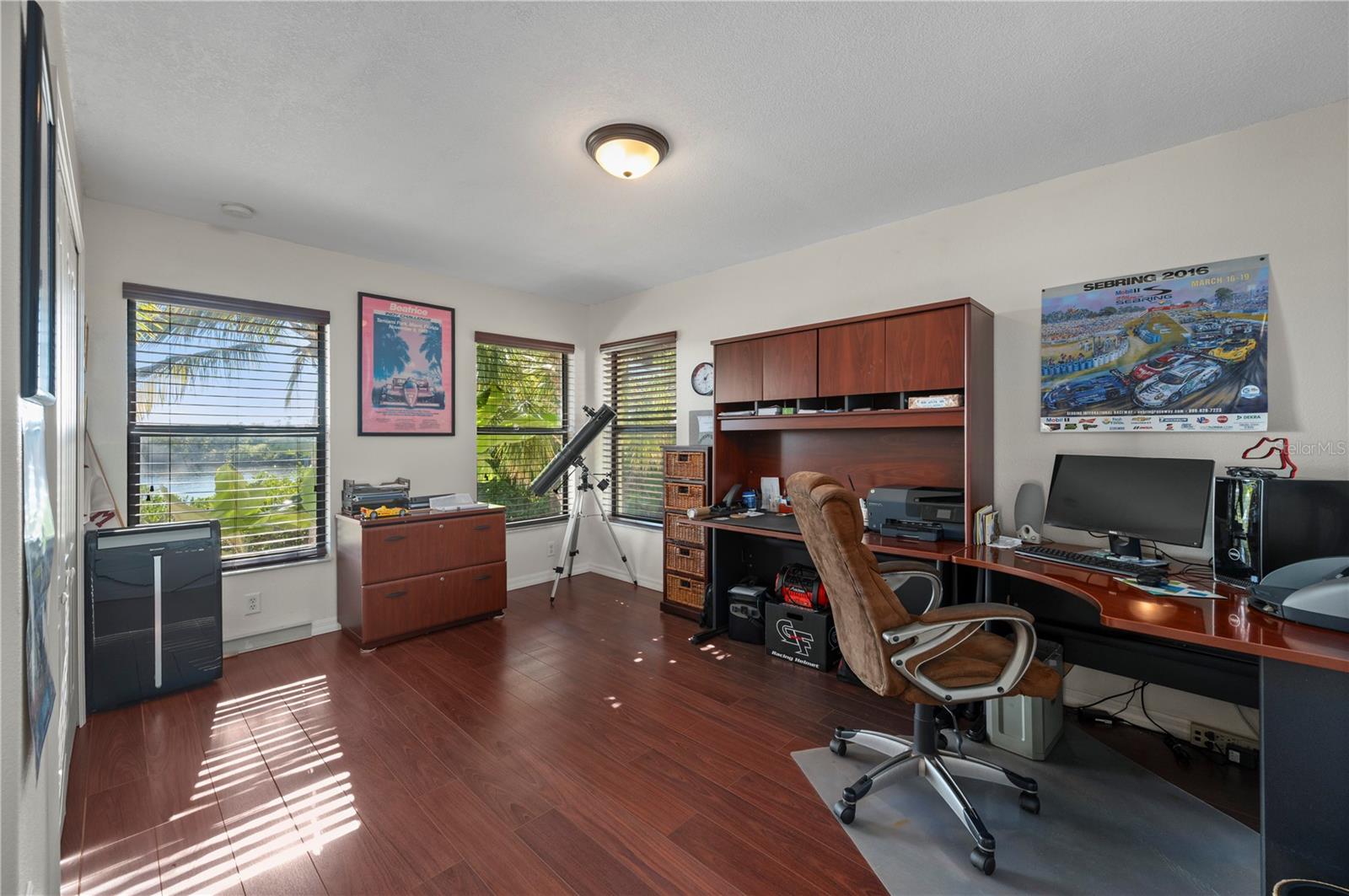 SEAMANS POINT - Residential