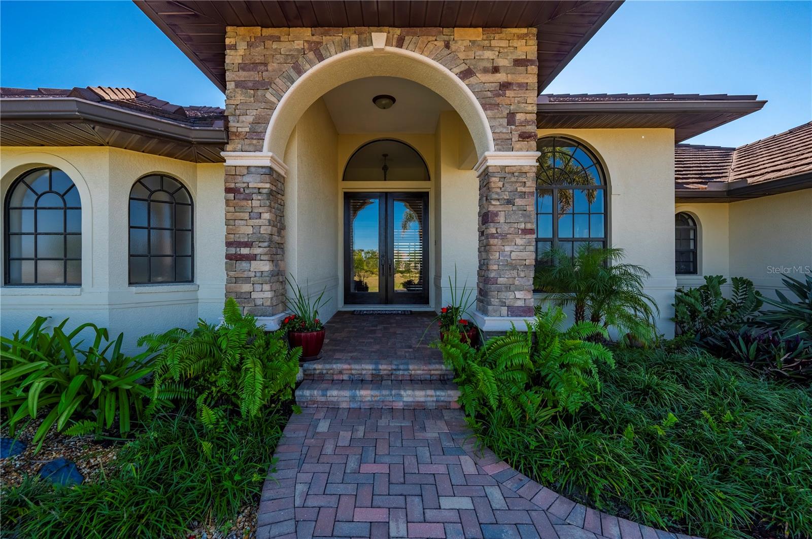 SEAMANS POINT - Residential