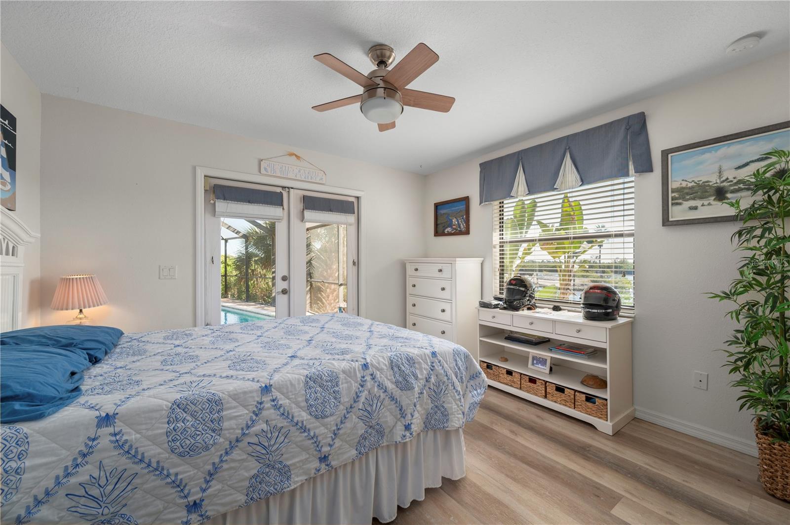 SEAMANS POINT - Residential