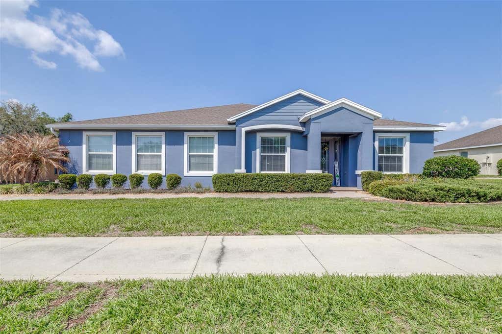 Photo of 1020 Lena Run Court, Winter Haven, FL 33880 (MLS # K4903669)