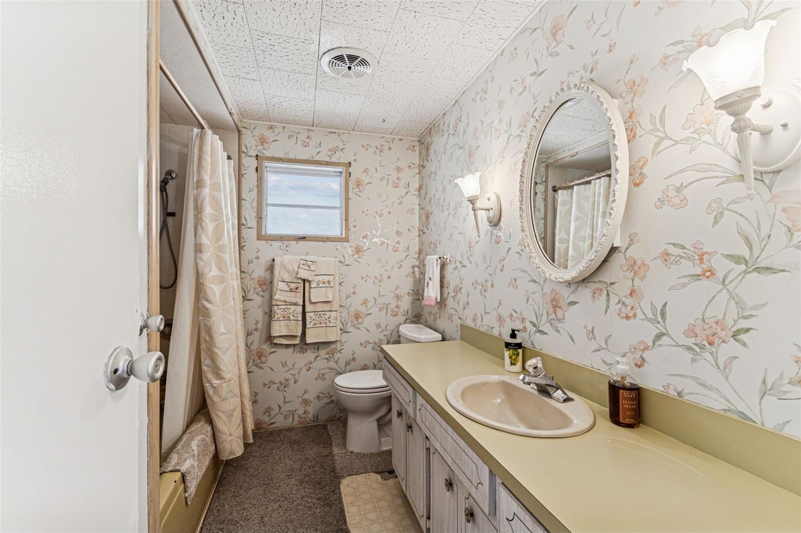 FOUR SEASONS ESTATE RESIDENT OWNED COMMUNITY INC - Residential