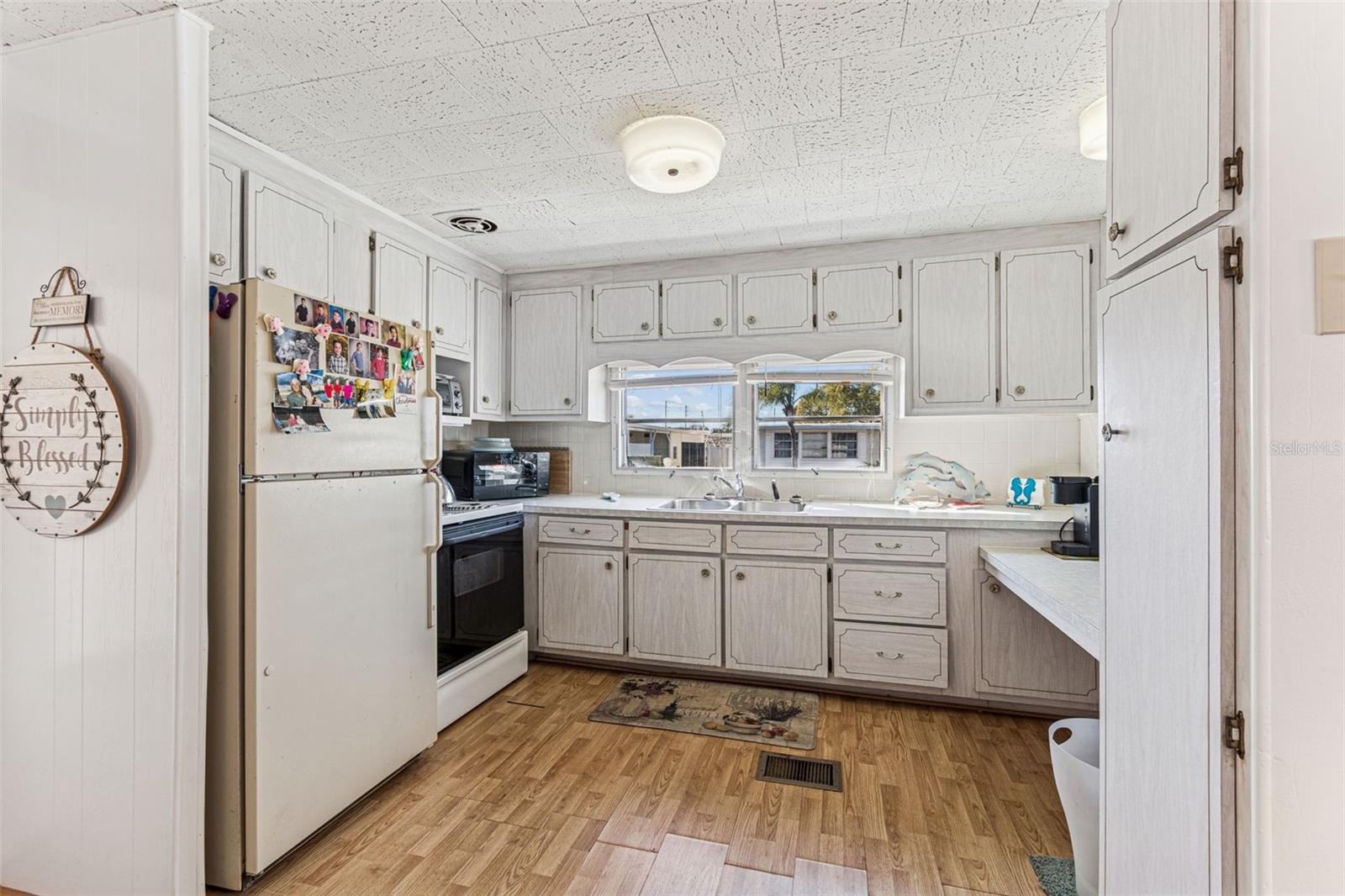 FOUR SEASONS ESTATE RESIDENT OWNED COMMUNITY INC - Residential