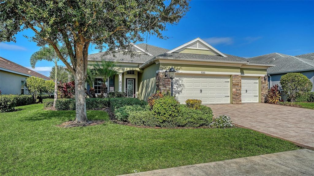 Photo of 1121 Thornbury Drive, Parrish, FL 34219 (MLS # A4670135)