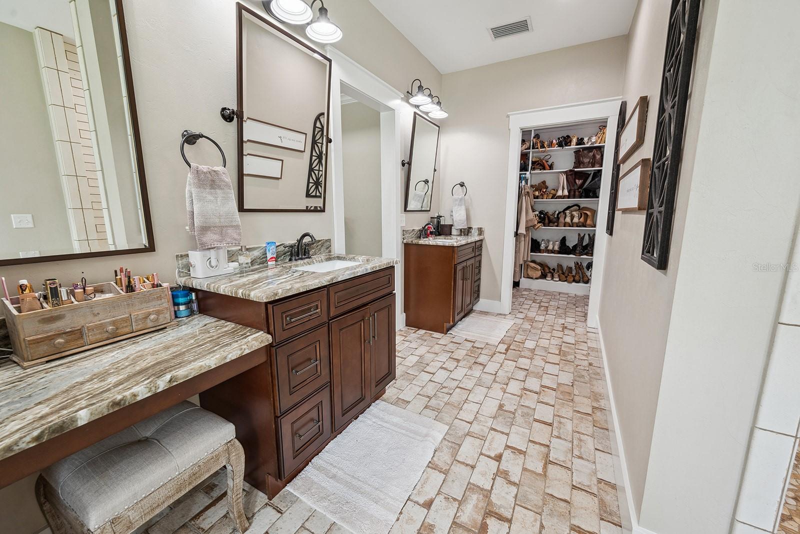 OAK LEAF SUB - Residential