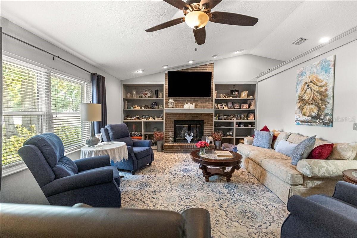 PINE WOOD ESTATE - Residential