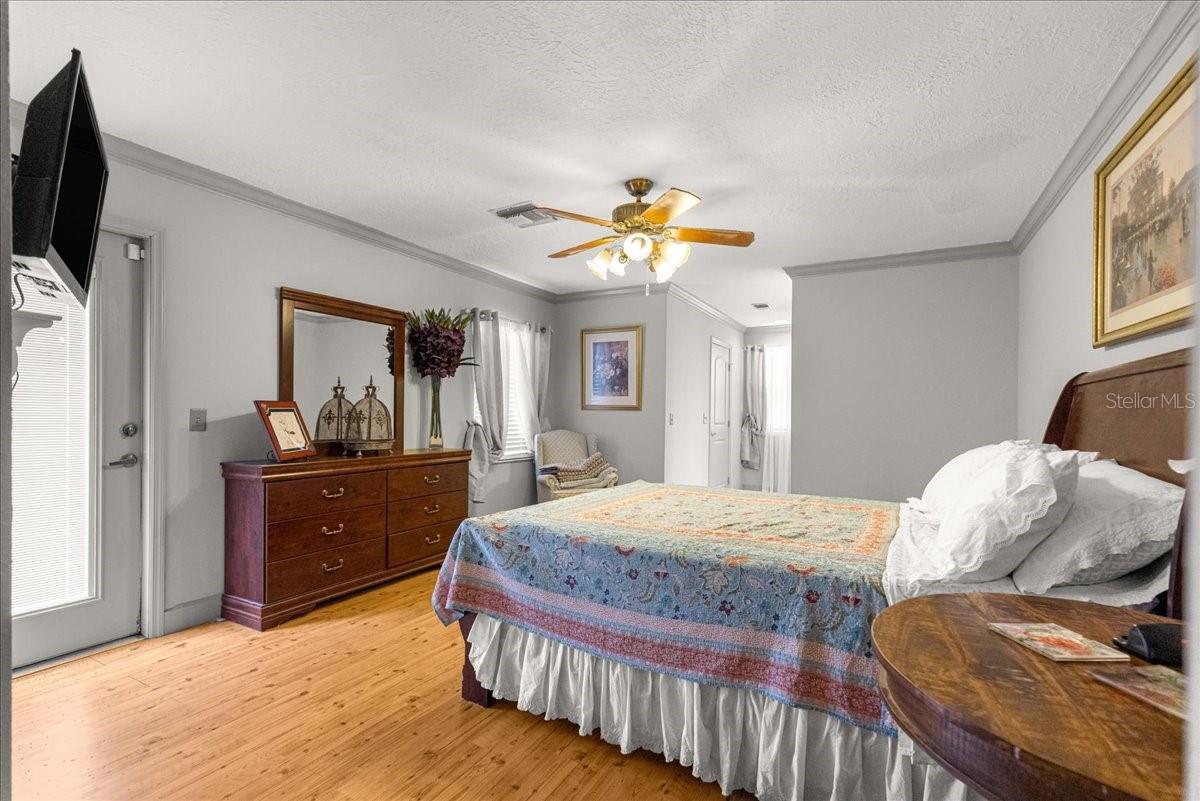 PINE WOOD ESTATE - Residential