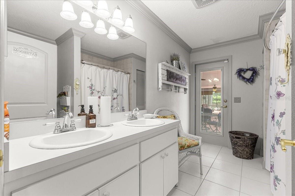PINE WOOD ESTATE - Residential
