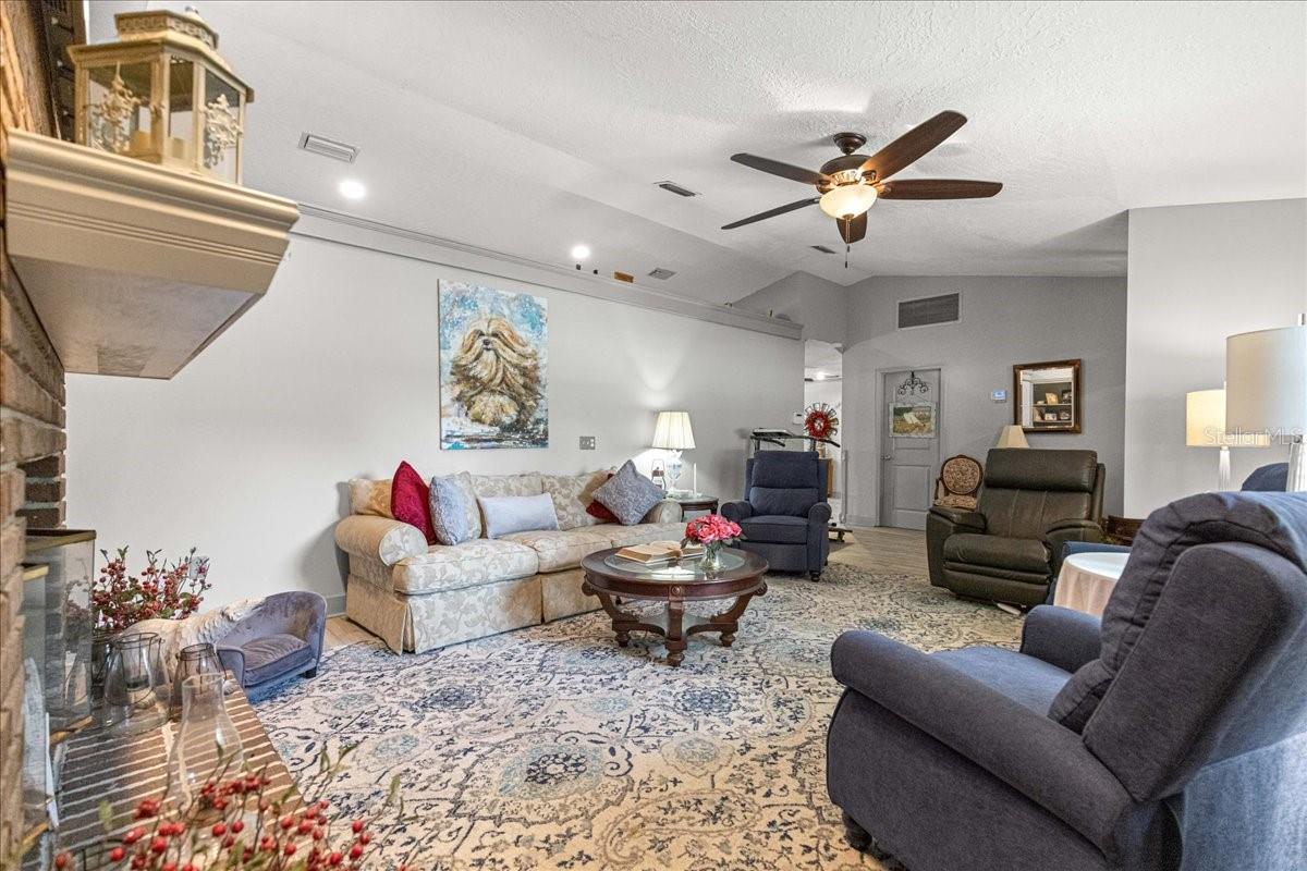 PINE WOOD ESTATE - Residential