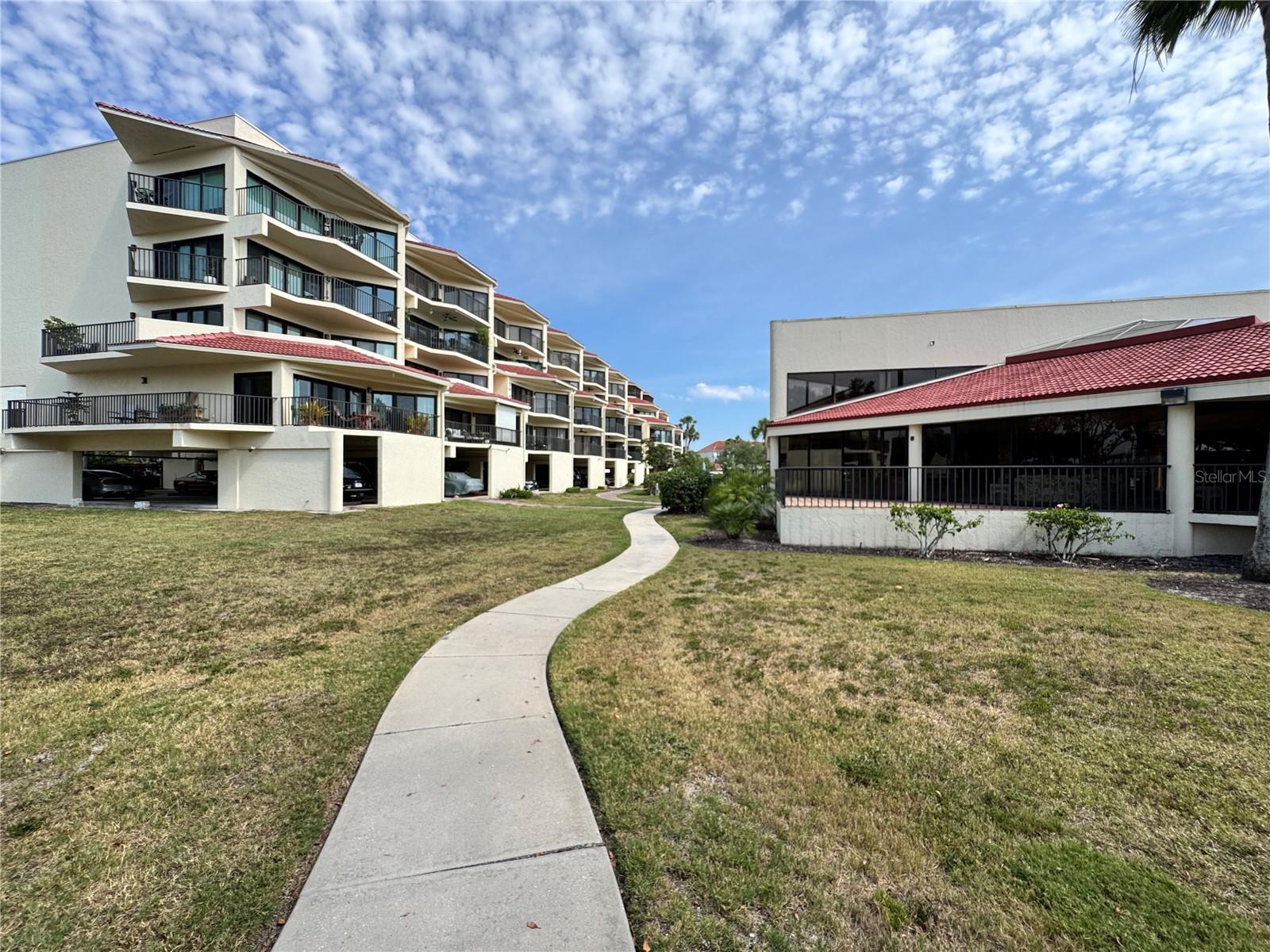 RIVER YACHT & RACQUET CLUB 1 - Residential