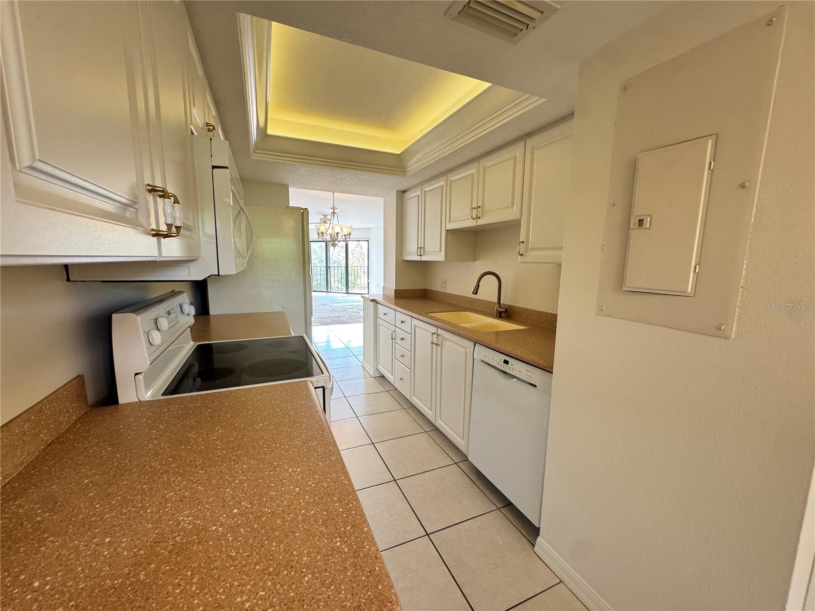 RIVER YACHT & RACQUET CLUB 1 - Residential