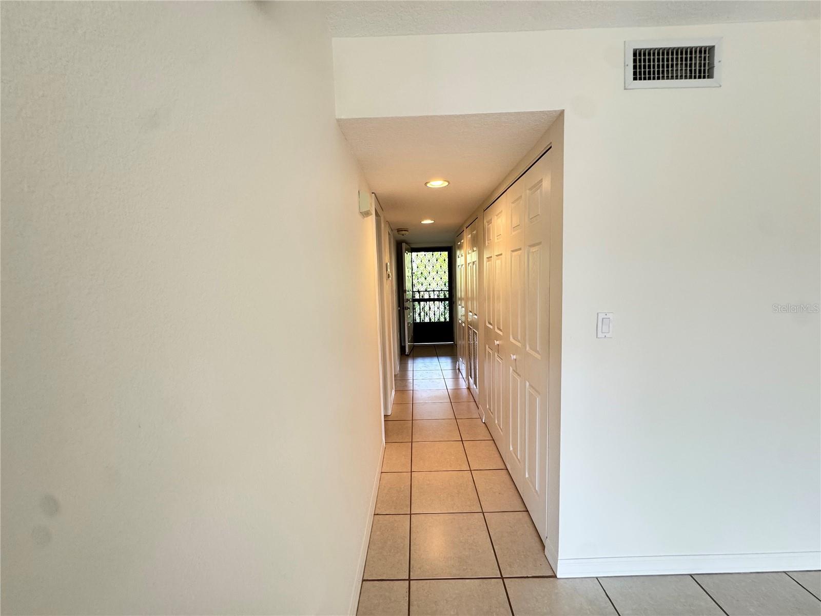 RIVER YACHT & RACQUET CLUB 1 - Residential