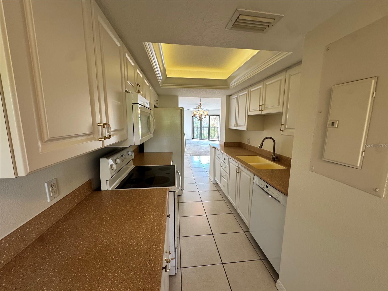 RIVER YACHT & RACQUET CLUB 1 - Residential