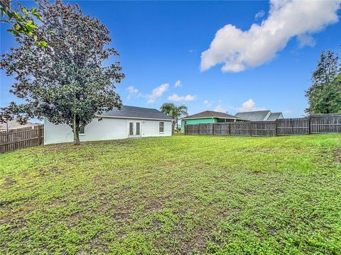 A home in LAKELAND