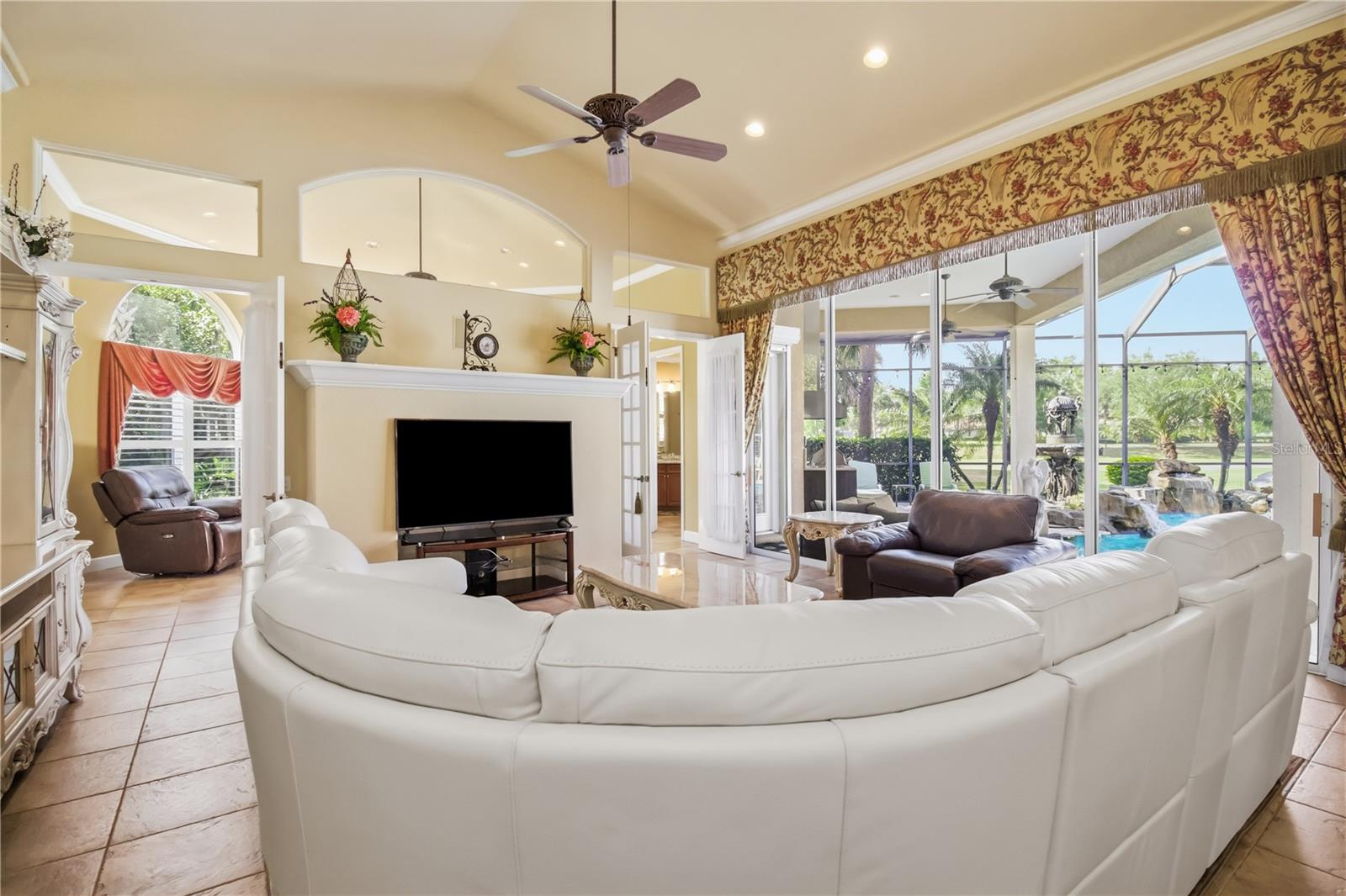 WATERLEFE GOLF & RIVER CLUB - Residential