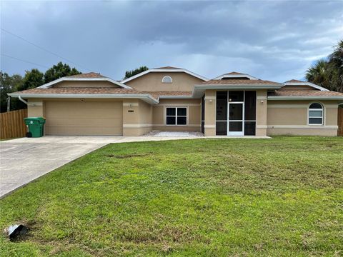 Photo of 20159 Gladstone Avenue, Port Charlotte, FL 33952 (MLS # D6143403)