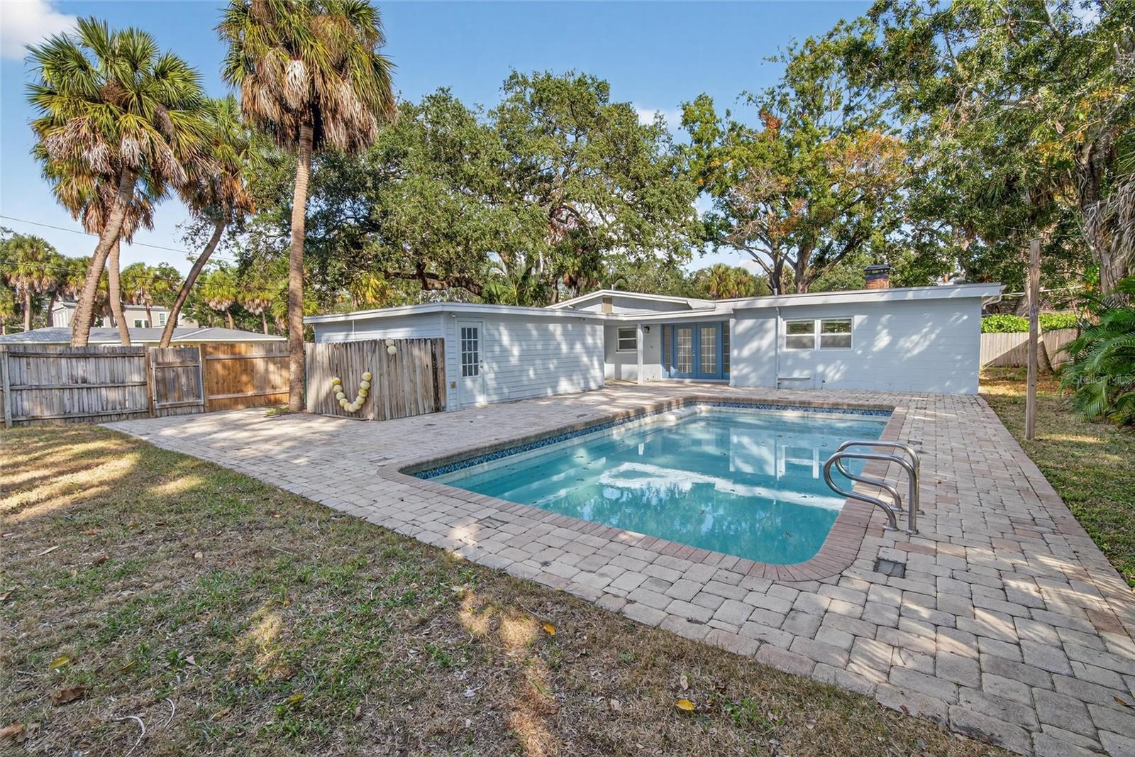 SUNSET PARK - Residential