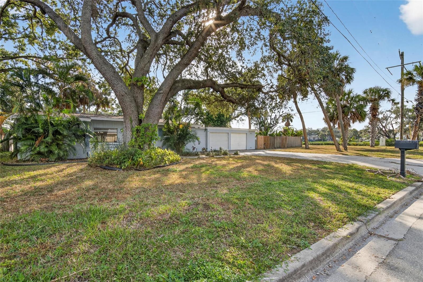 SUNSET PARK - Residential