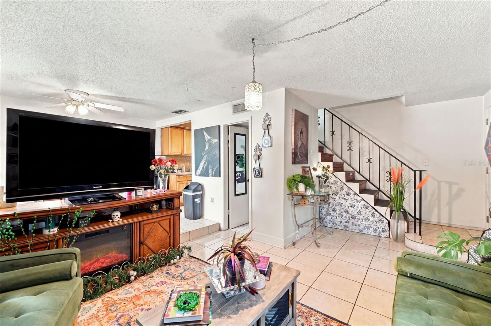 5709 TOWNHOUSE DRIVE