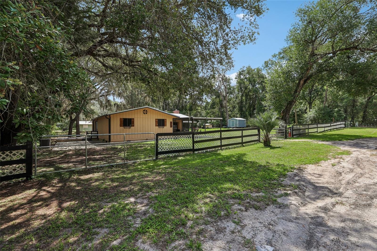 212 DOGWOOD DRIVE