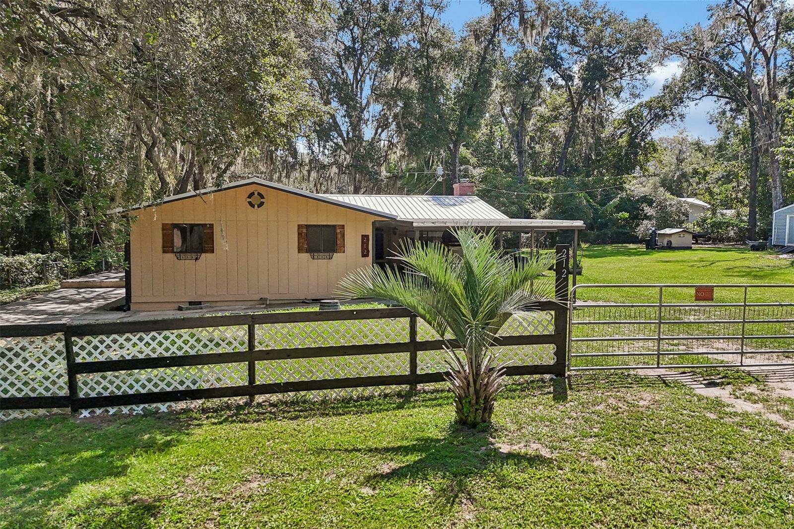 212 DOGWOOD DRIVE